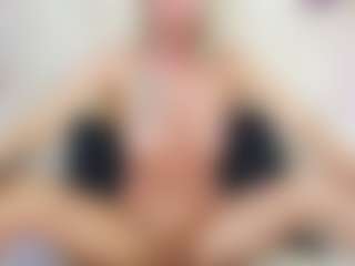 Live cam show with trophymilf - Body Builder on Camsoda