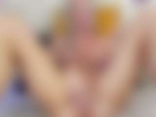 Live cam show with trophymilf - Blonde Hair on live18s.com