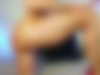 Live cam show with trophymilf - Cougar on TeamSkeetLive