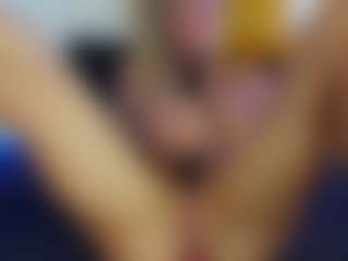 Live cam show with trophymilf - Cougar on Stripli.com