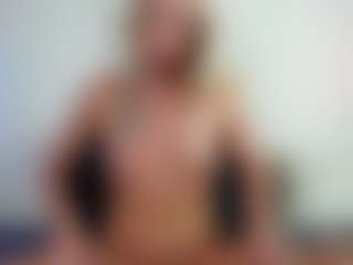 Live cam show with trophymilf - Cougar on madthumbs