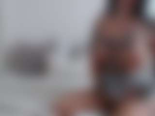 Iamjuliabond's Live Sex Cam Show