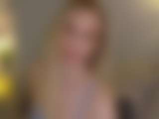 Live cam show with Brie Hunter - American Blonde Hair on Camsoda