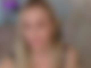 Live cam show with Brie Hunter - American Blonde Hair on infinitiblacc.com