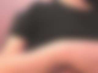 Live cam show with BattyMoll - Living Room on Milfs Live