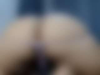 Live cam show with anny model - Slap on friskycurves.com