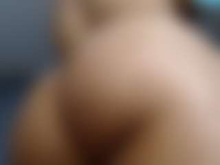 Live cam show with anny model - Shake on sexylive.show