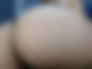 Live cam show with anny model - Long Hair on Camsoda