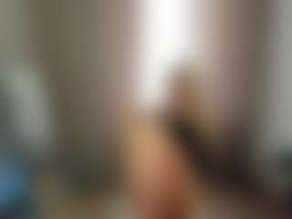 Live cam show with MirandaQueen - Muscle on Livezox