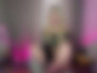 Live cam show with MirandaQueen - Handjob on live.xbliss.ai