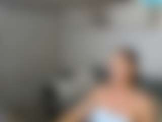 Live cam show with Carlalicious - Bedroom on Uber Horny