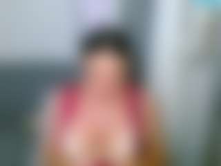 Carlalicious MILF webcam performer live streaming