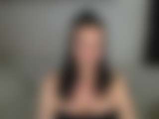 Carlalicious MILF webcam performer live streaming