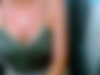 Live cam show with Carlalicious - Leather on Milfs Live