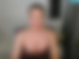 Live cam show with Carlalicious - Genital Piercings on eurowanks.com