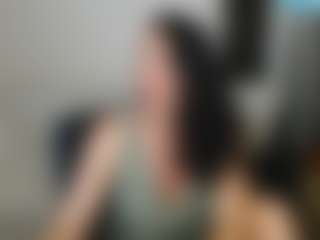Live cam show with Carlalicious - Green Eyes on madthumbs