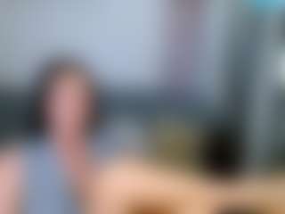 Carlalicious MILF webcam performer live streaming