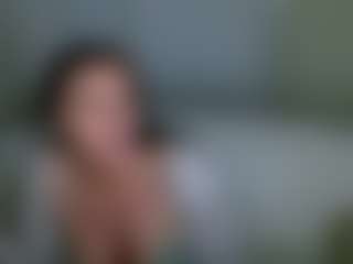 Live cam show with Carlalicious - Green Eyes on madthumbs
