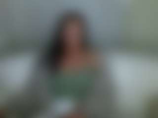 Carlalicious MILF webcam performer live streaming