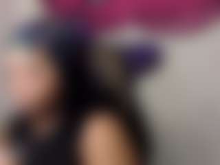 Live cam show with Chanellipsx - Ebony on studioflirtlive.com