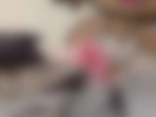 Live cam show with Chanellipsx - Twerking on Milfs Live