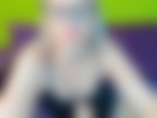 Live cam show with RosseRoyce - Shake on Camsoda