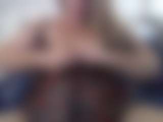 Live cam show with PrettyPennyLayne - Role Play MILF on madthumbs