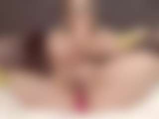 Live cam show with ErickaLee - Blonde Hair MILF on ObeyMaria