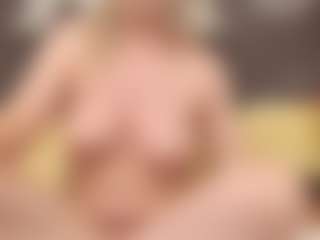 ErickaLee MILF webcam performer live streaming
