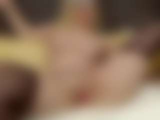 ErickaLee MILF webcam performer live streaming