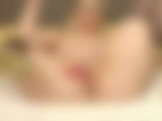 ErickaLee MILF webcam performer live streaming