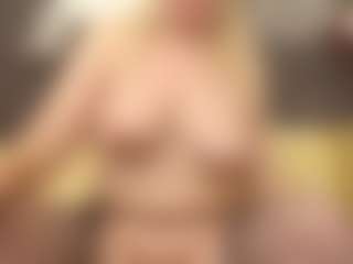 ErickaLee's Live Sex Cam Show