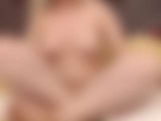 ErickaLee MILF webcam performer live streaming