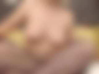 ErickaLee MILF webcam performer live streaming