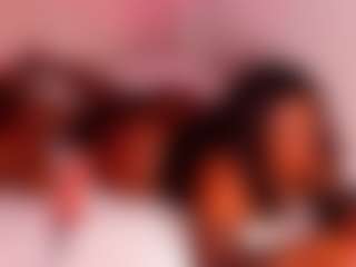 Live cam show with madiisoncarter - Ebony Petite on Camsoda