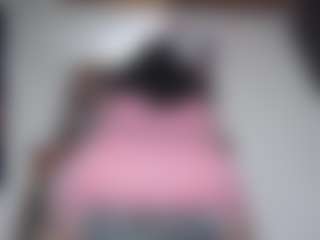 Live-Cam-Show mit squiirtmachine - Tittyfuck auf Camsoda