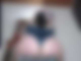 squiirtmachine MILF webcam performer live streaming