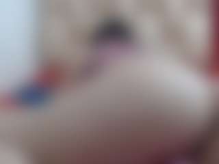 Live cam show with Ammy - Robe on Milfs Live