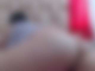 Ammy MILF webcam performer live streaming