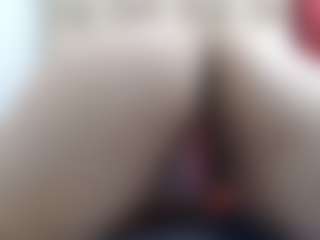 Ammy MILF webcam performer live streaming