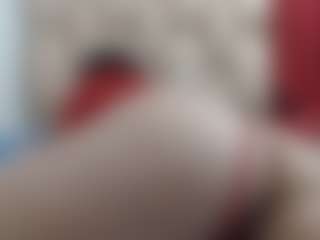 Ammy MILF webcam performer live streaming