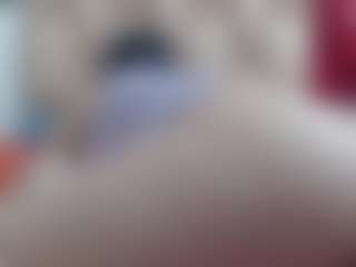 Ammy MILF webcam performer live streaming