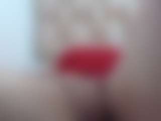 Live cam show with Ammy - Mature on CamClone