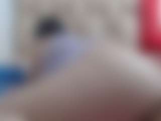 Ammy MILF webcam performer live streaming