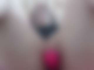 Ammy MILF webcam performer live streaming