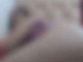 Live cam show with Ammy - Brown Eyes Mature on Camsoda