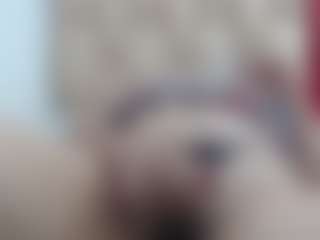 Ammy, modelo webcam MILF transmitiendo en vivo
