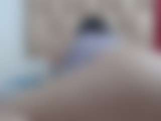 Ammy MILF webcam performer live streaming