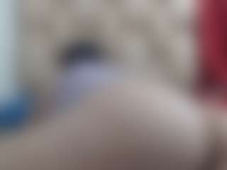 Live cam show with Ammy - Moan on xplaylive.com