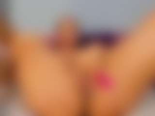 Live cam show with mollyybloom - Nipples on EXY